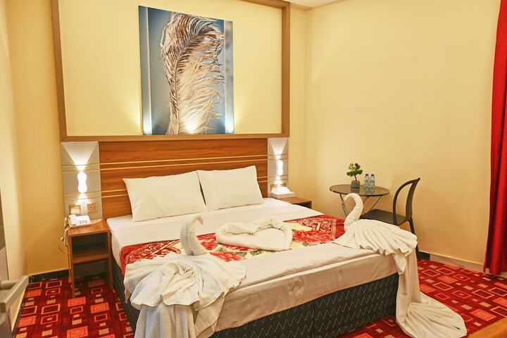 Room 5 of 25