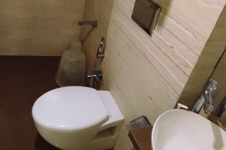 Room 12 of 14