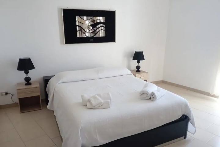 Room 4 of 11