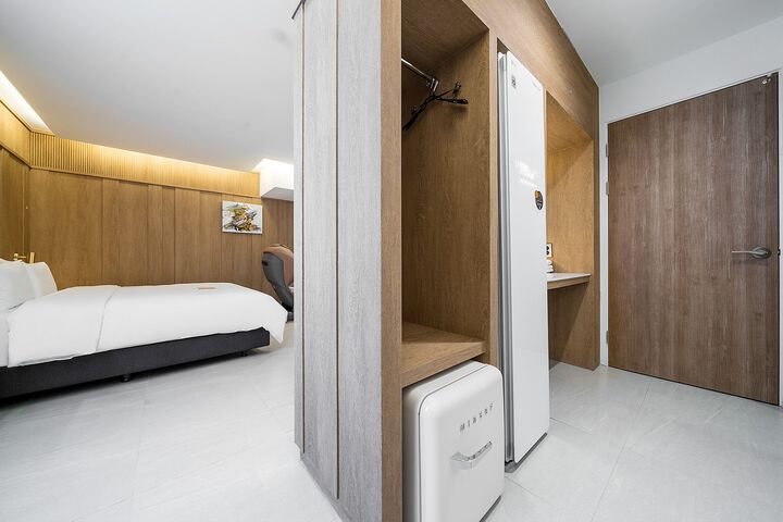 Room 98 of 141