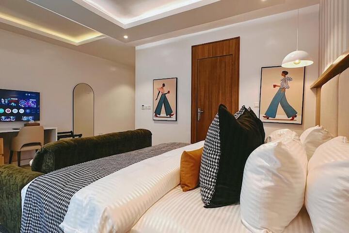 Room 17 of 26