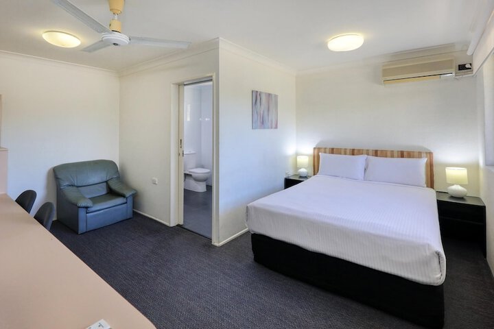 Room 27 of 69
