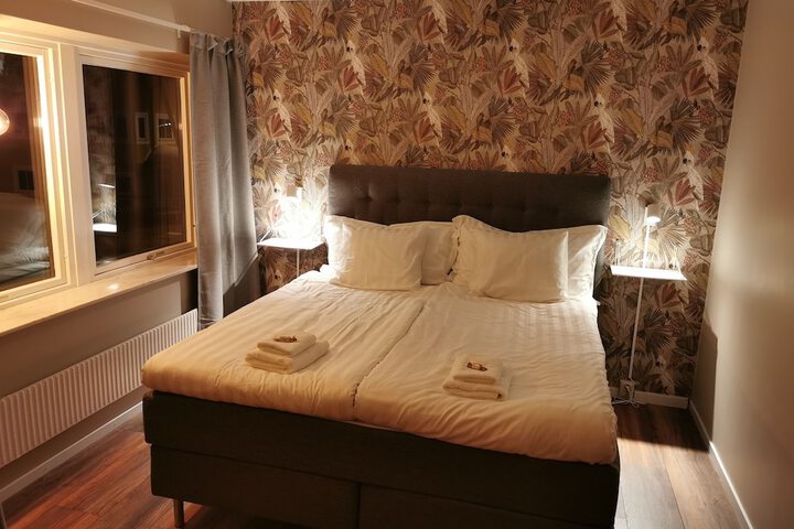 Room 18 of 33