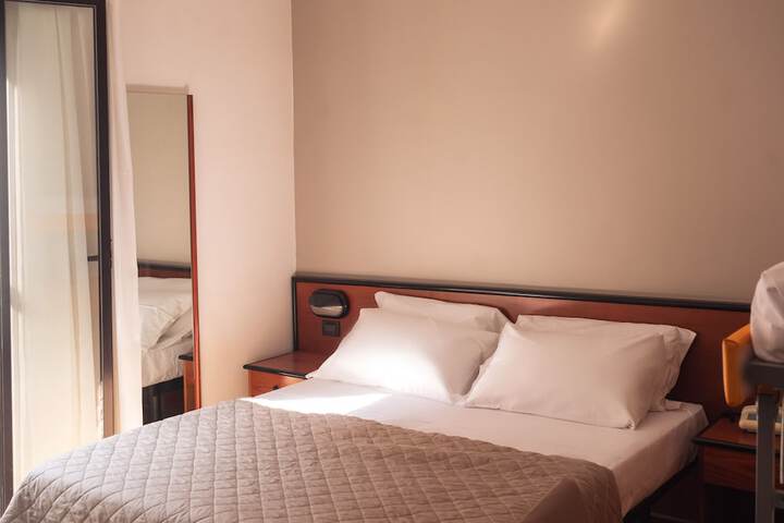 Room 27 of 50