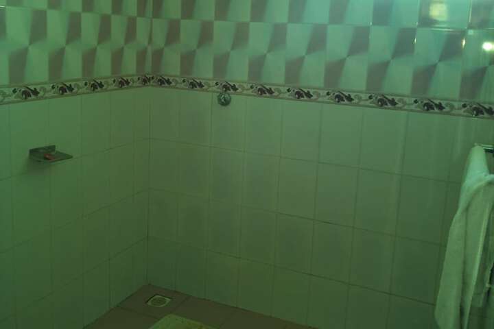 Room 28 of 34