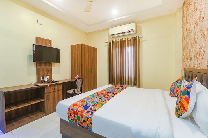 Room 14 of 25