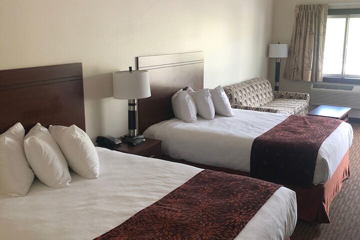 Room 2 of 32