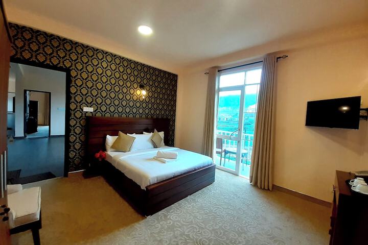 Room 10 of 24
