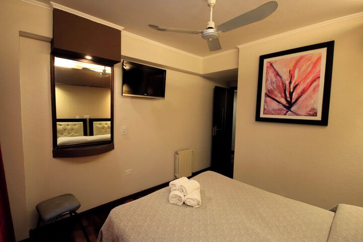 Room 4 of 38
