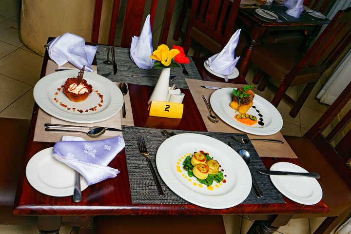 Dining 27 of 42