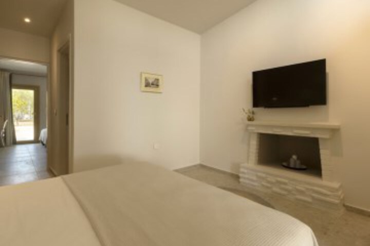 Room 13 of 37