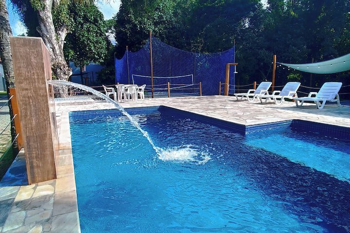Pool waterfall