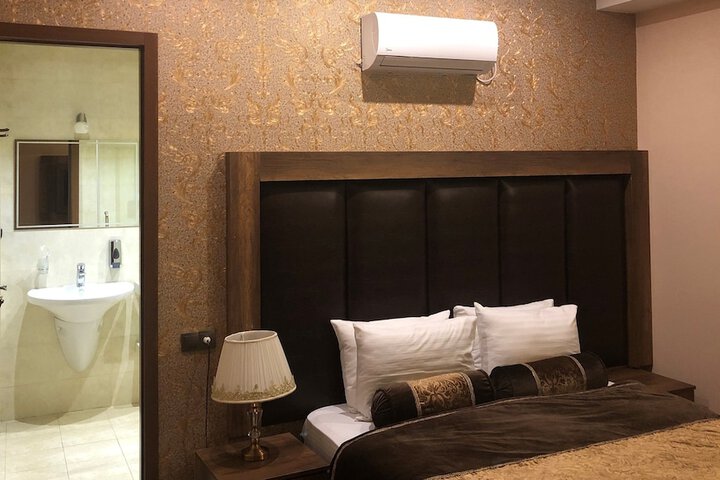 Room 46 of 64