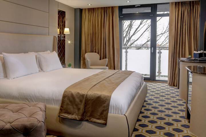 Room 2 of 14