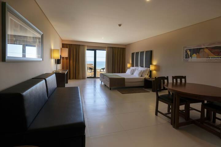 Room 10 of 68