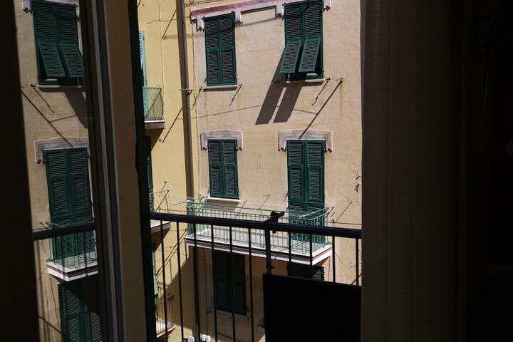 Room 21 of 45