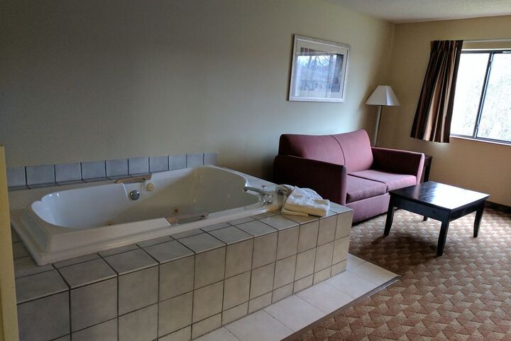 Room 18 of 33