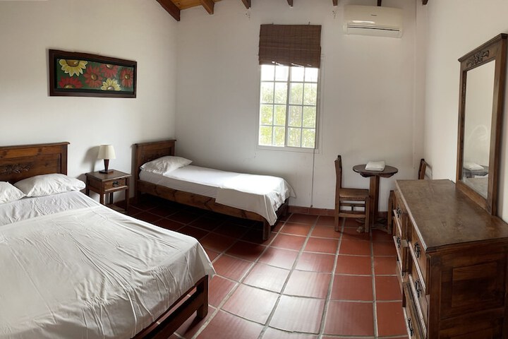 Room 5 of 37