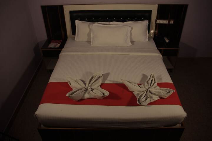 Room 4 of 18