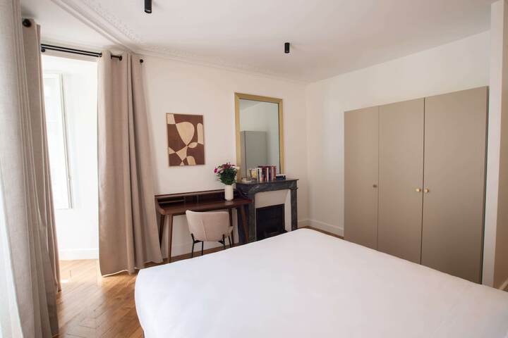 Room 25 of 188