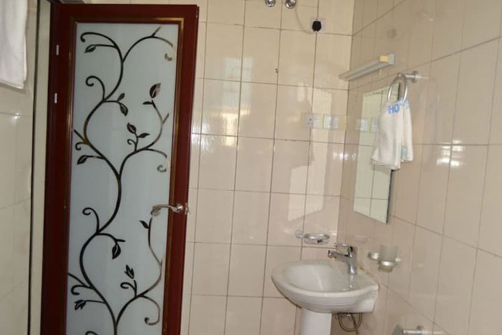 Room 12 of 20