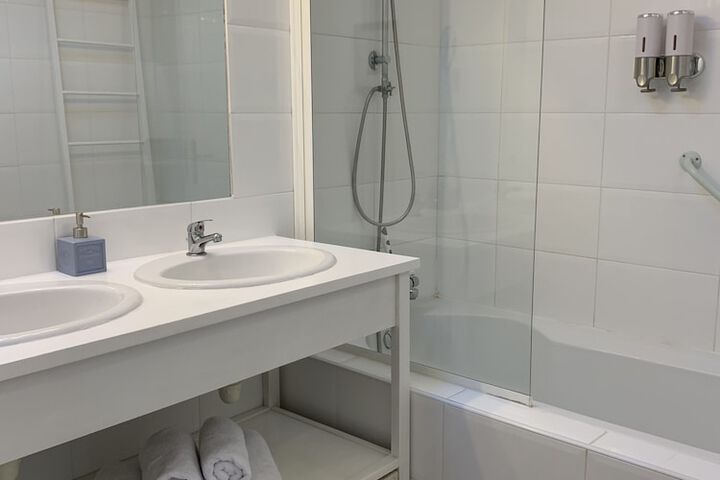 Room 70 of 111