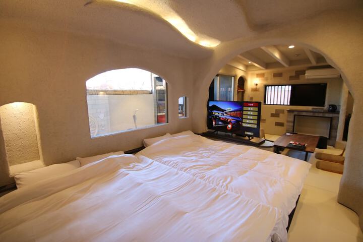 Room 6 of 51