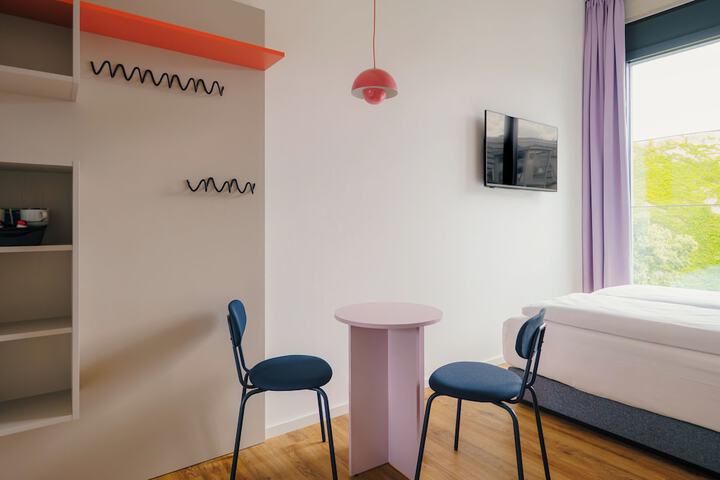 Room 29 of 65