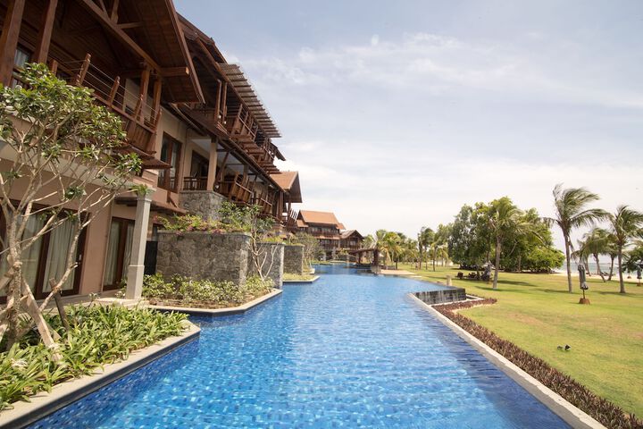 Pool 33 of 75