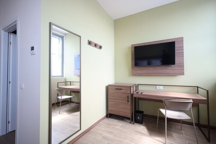 Room 26 of 59