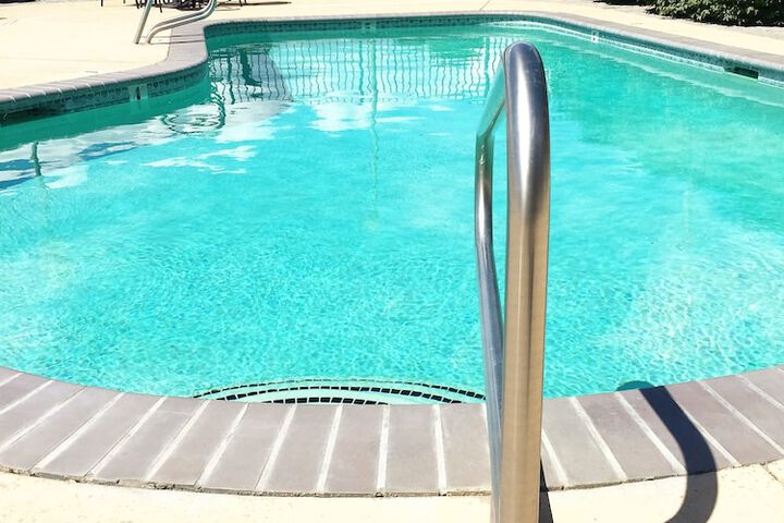 Pool 96 of 210