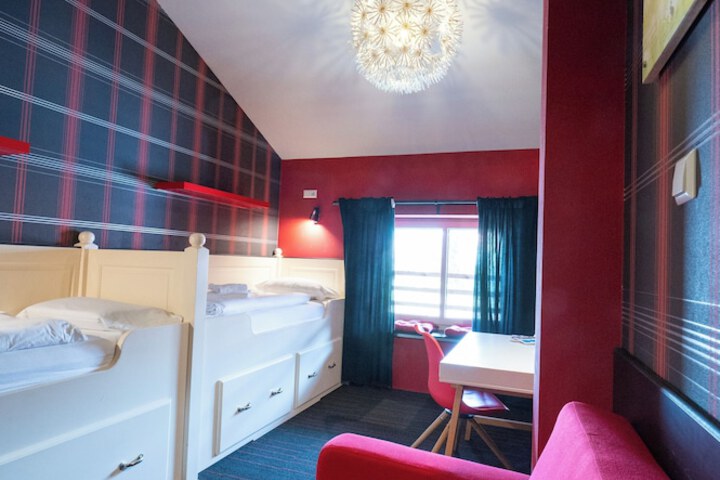 Room 44 of 133