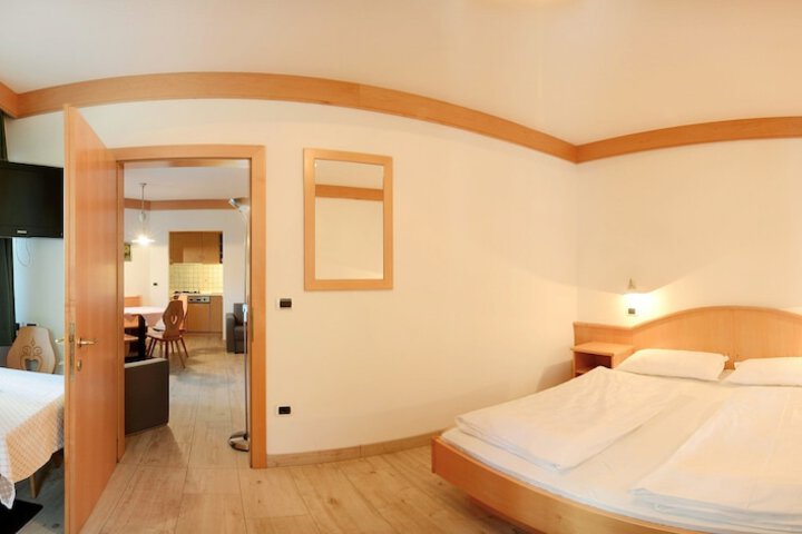 Room 15 of 72