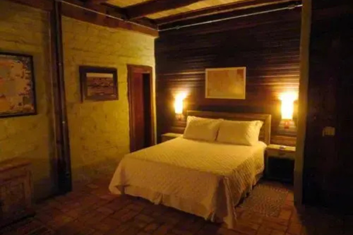Room 3 of 14