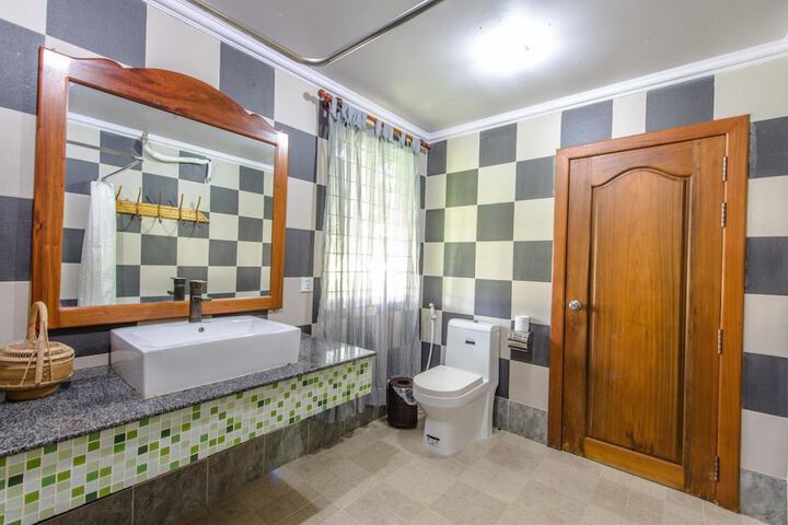 Room 21 of 36