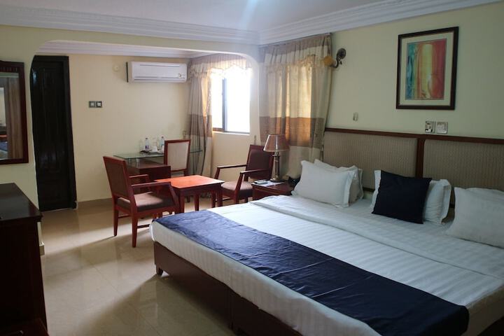 Room 2 of 47