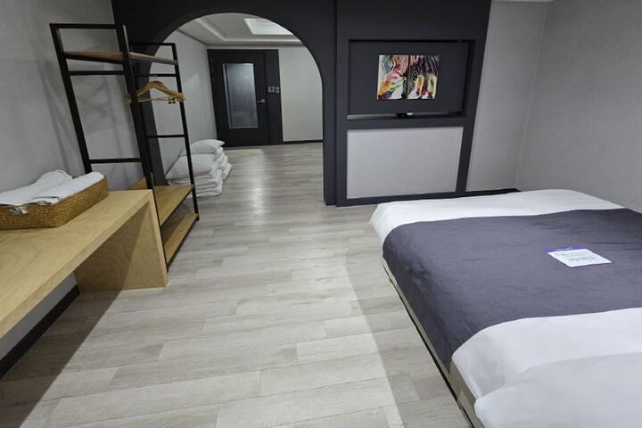 Room 109 of 184