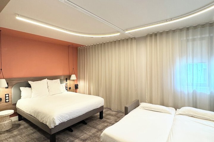 Room 5 of 117