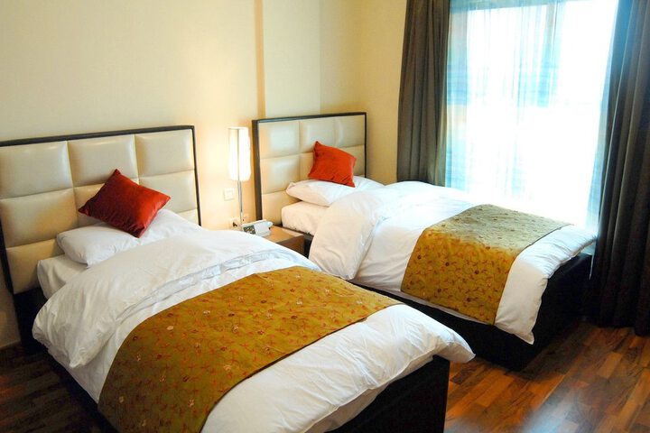 Room 6 of 17