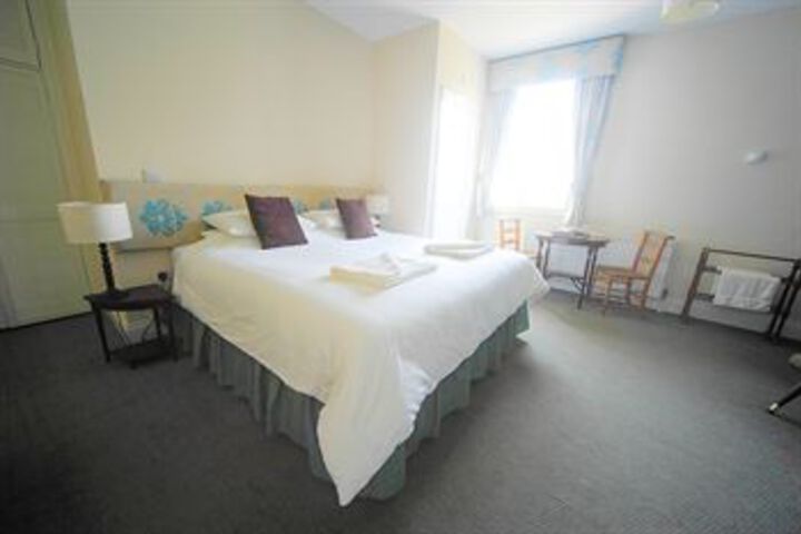 Room 9 of 21