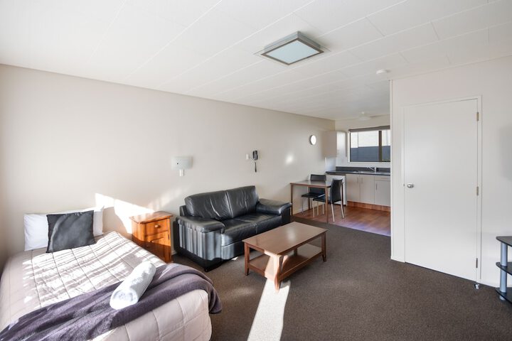 Room 17 of 31