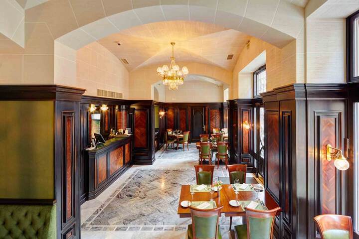 Dining 96 of 127