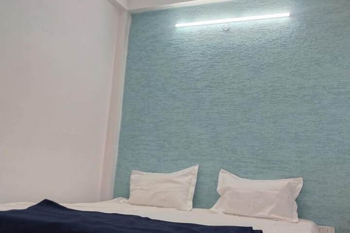 Room 6 of 69