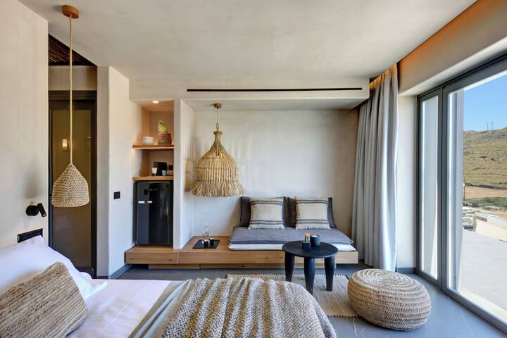 Room 4 of 38