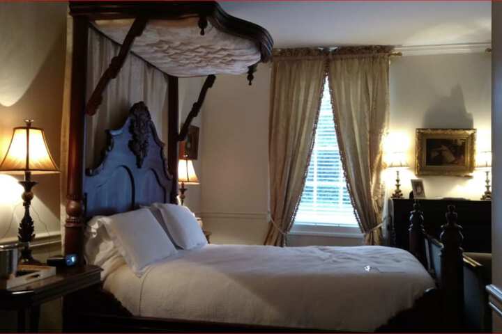 Room 9 of 63