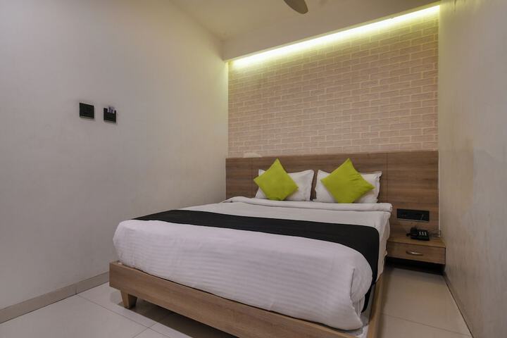 Room 10 of 29