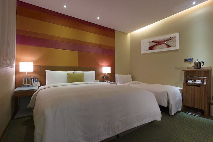 Room 3 of 56