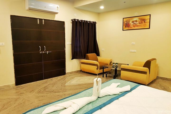Room 10 of 20