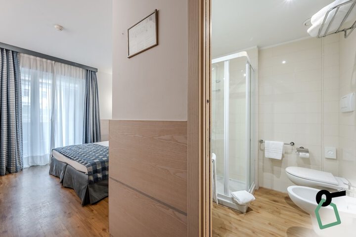 Room 12 of 44