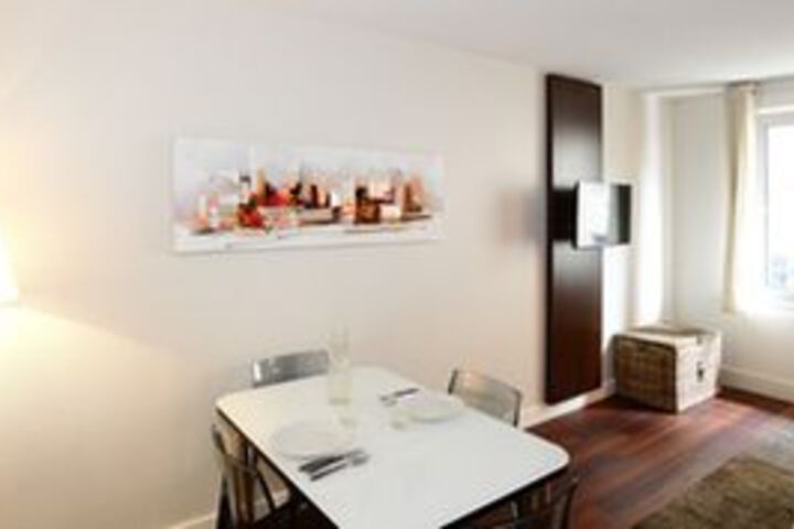 Room 8 of 14